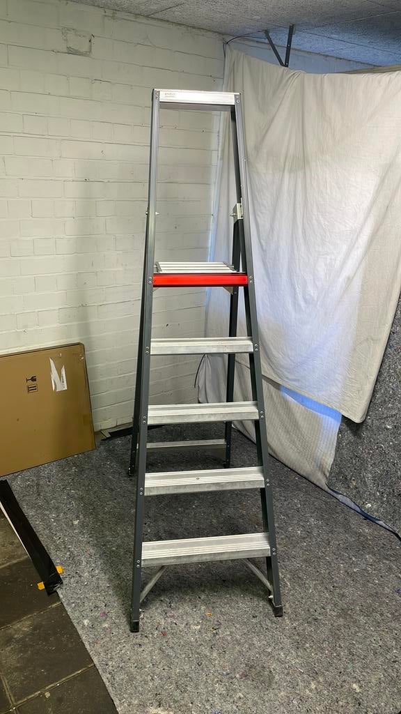 Altrex pro feco 5 flaco  trap, Doe-het-zelf en Verbouw, Ladders en Trappen, Ophalen, Zo goed als nieuw, Minder dan 2 meter