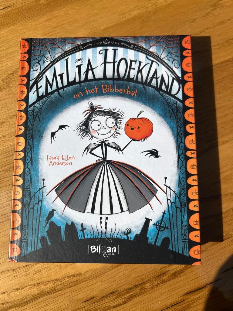 Emilia Hoektand en het Bibberbal - Laura Ellen Anderson, Ophalen of Verzenden, Zo goed als nieuw, Fictie algemeen