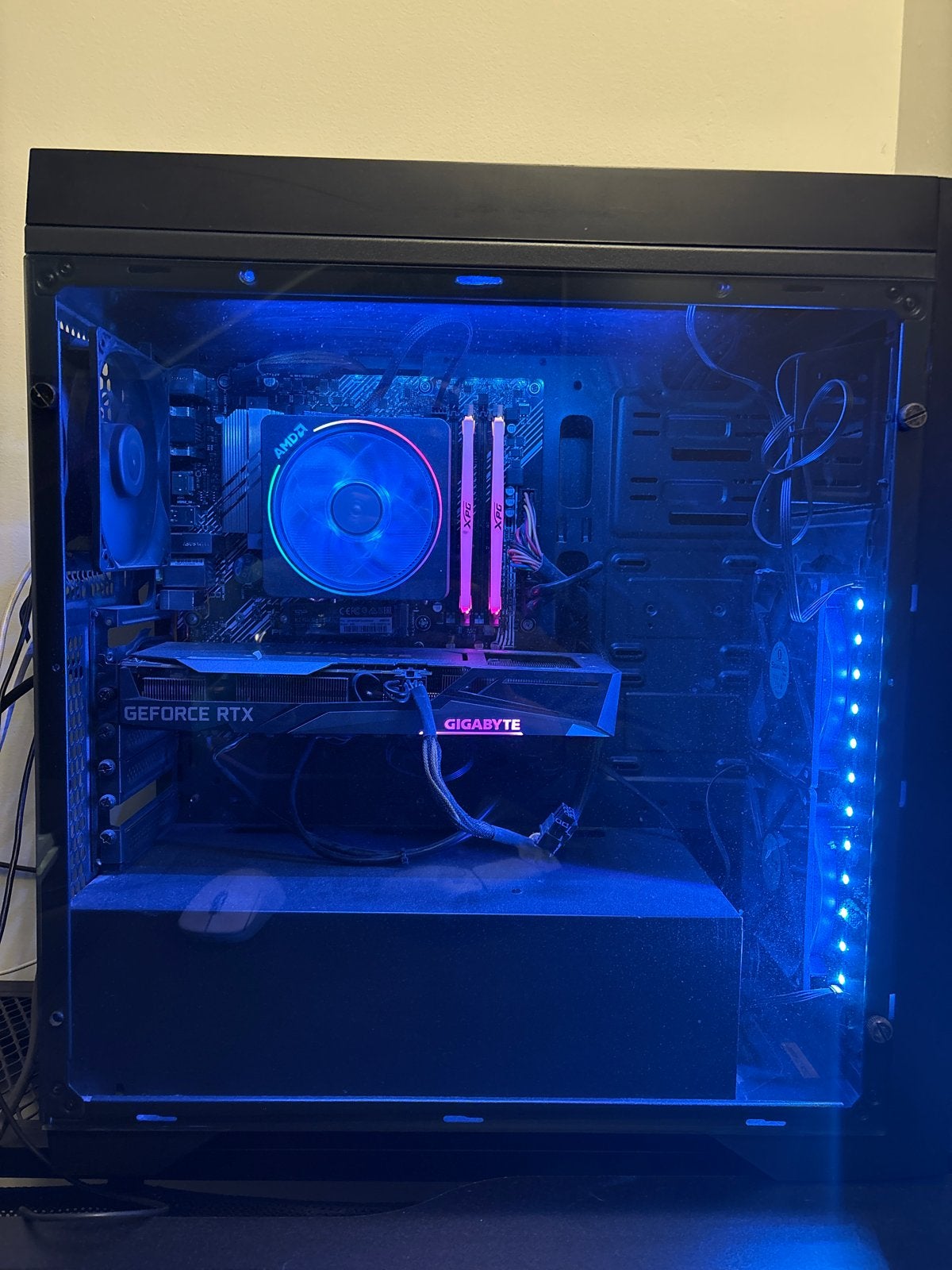 Gaming PC AMD Ryzen 7 5800X3D RTX 3060 Ti / Volledige Setup, Ophalen, Zo goed als nieuw, Gaming, SSD