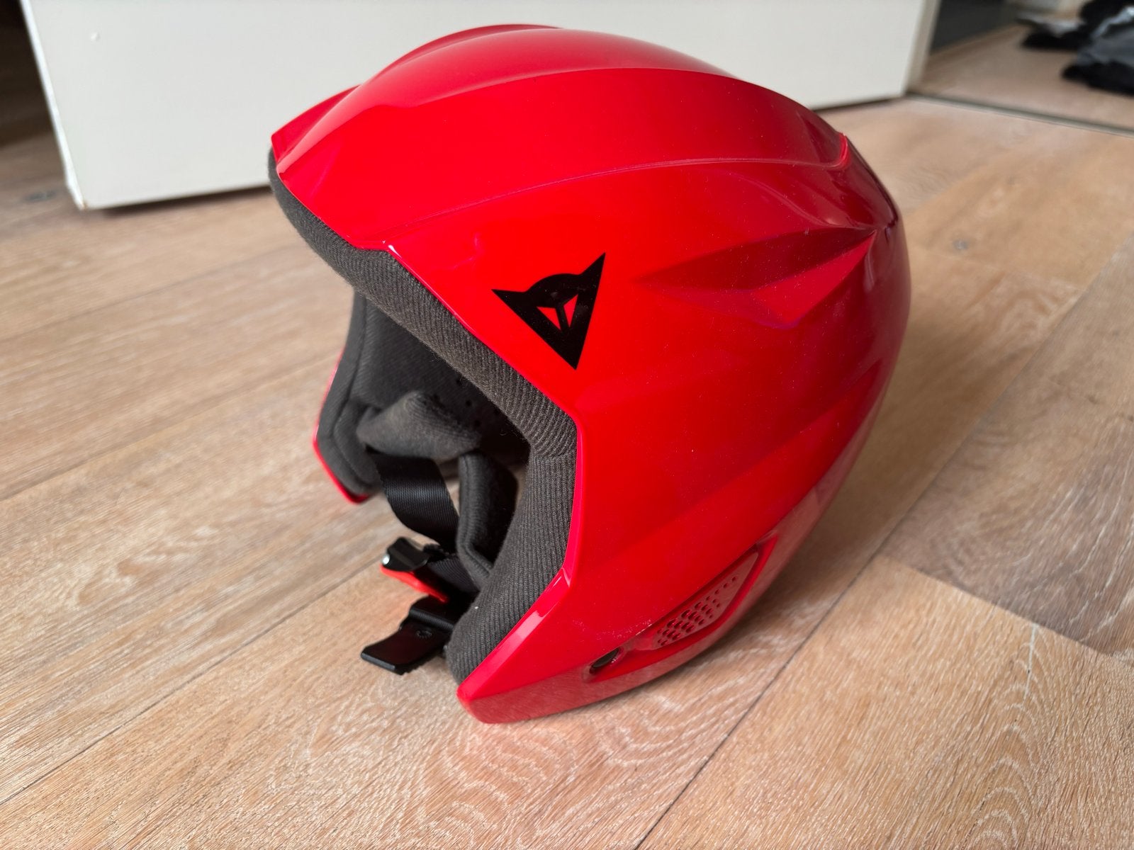 Dainese Skihelm Rood - Maat JL 56, Sport en Fitness, Skiën en Langlaufen, Overige merken, Gebruikt, Overige typen, Ophalen of Verzenden