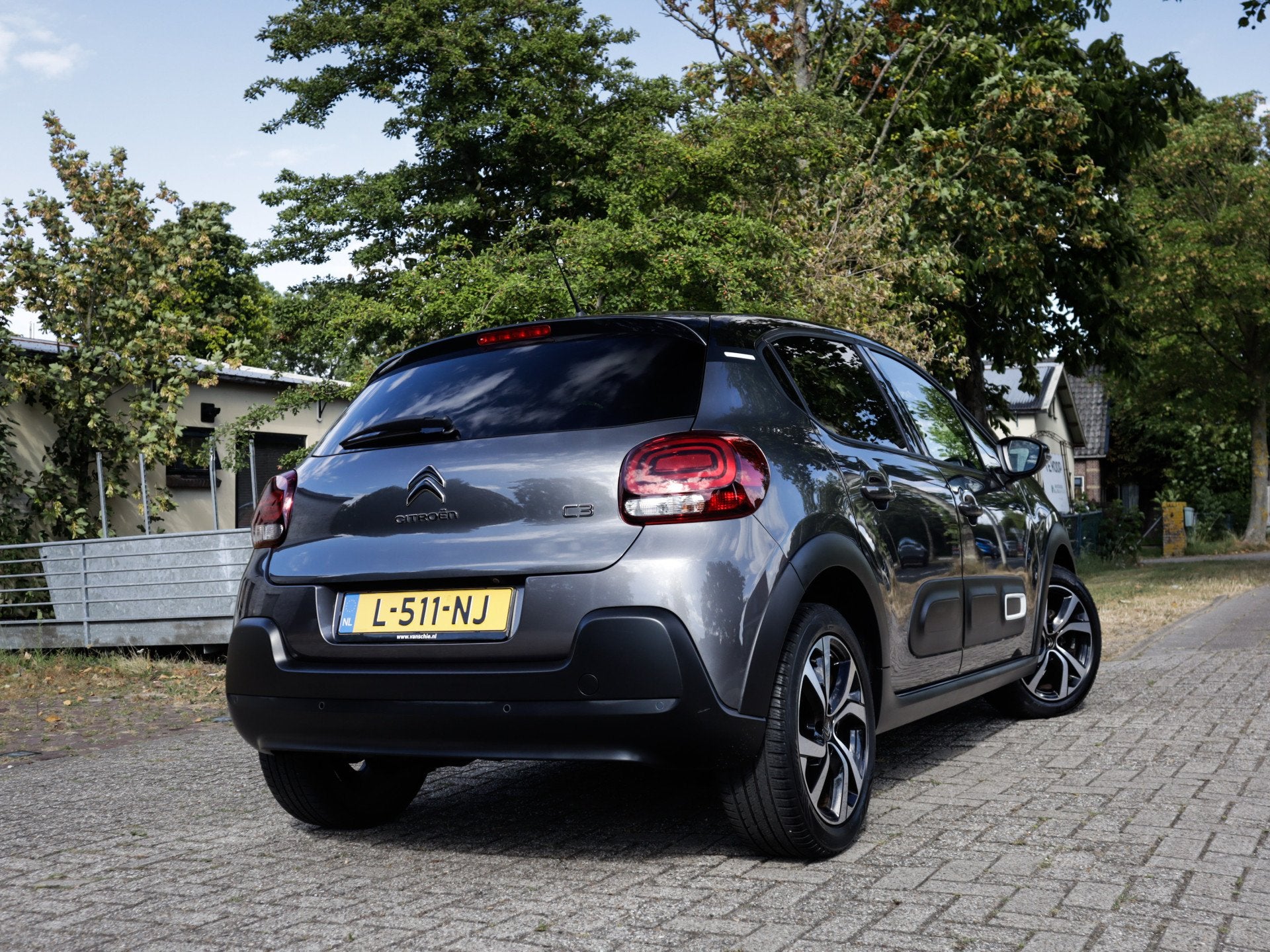 Citroën C3 1.2 PureTech Shine 1e-Eig. & Dealer-Onderh BOVAG, Voorwielaandrijving, 12 maanden, 450 kg, Euro 6