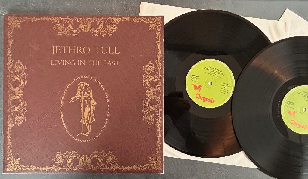 JETHRO TULL - Living in the past ( 2LP ), Progressive Rock, Inclusief boekje, Ophalen of Verzenden, Zo goed als nieuw