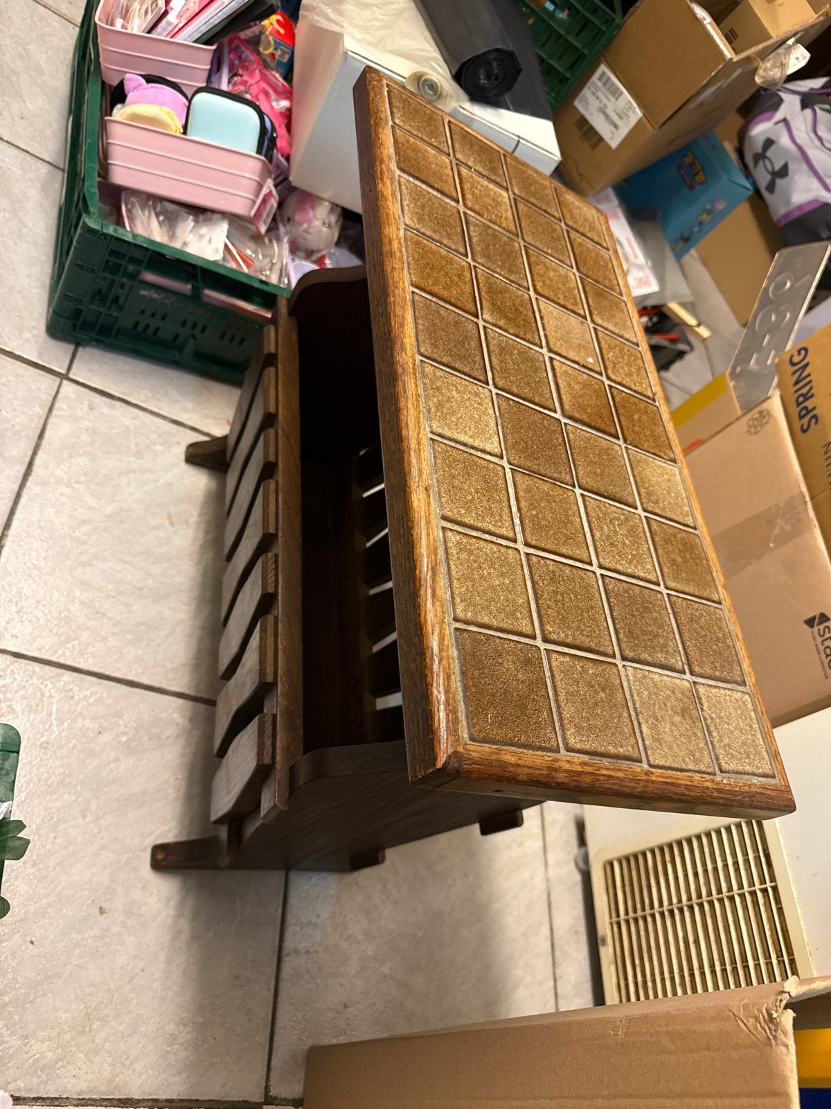 Vintage Lectuurbak-Tafeltje met Keramische Tegels Jaren 60/7, Huis en Inrichting, Ophalen, Minder dan 45 cm, Gebruikt, 55 tot 75 cm