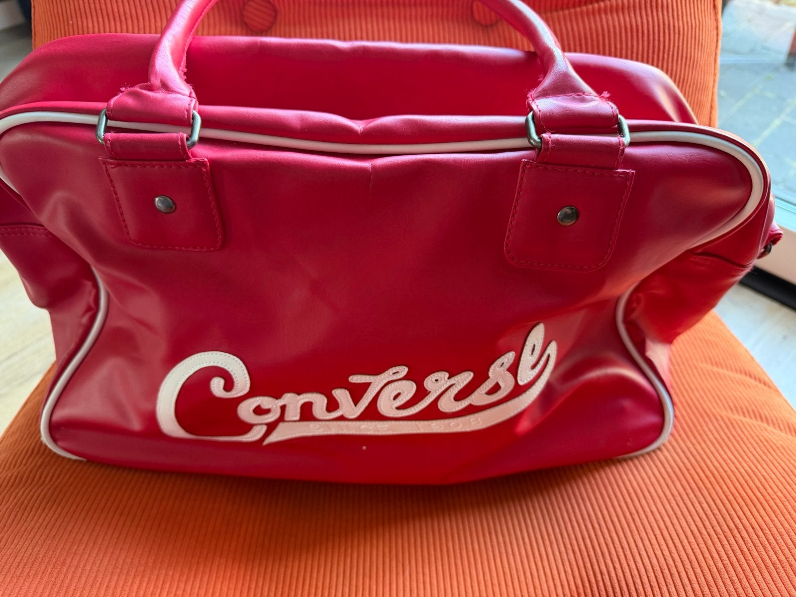 Converse rode tas - Ideaal voor sport of vrije tijd, Sieraden, Tassen en Uiterlijk, Tassen | Damestassen, Gebruikt, Overige typen