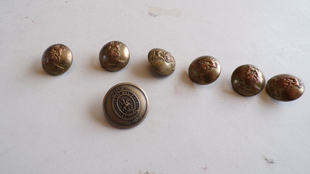 Lotje Britse uniformknopen, Verzamelen, Verzenden, Engeland, Embleem of Badge
