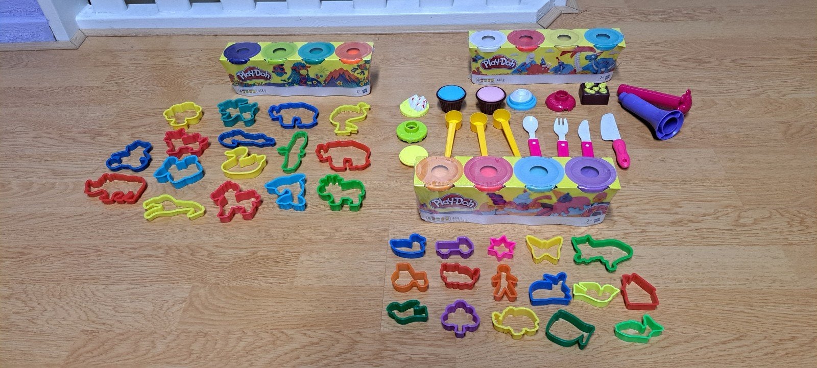 Play doh 12 verschillende kleuren potjes klei & vormpjes,etc, Kinderen en Baby's, Speelgoed | Educatief en Creatief, Ophalen of Verzenden