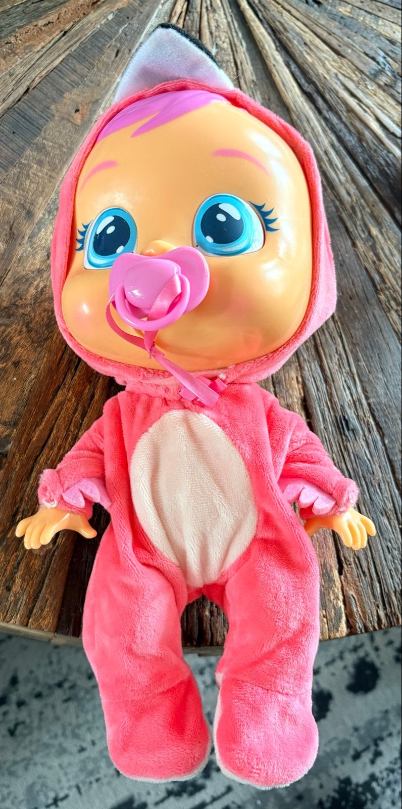 Cry Babies Babypop Flamingo, Kinderen en Baby's, Speelgoed | Poppen, Ophalen, Gebruikt, Babypop