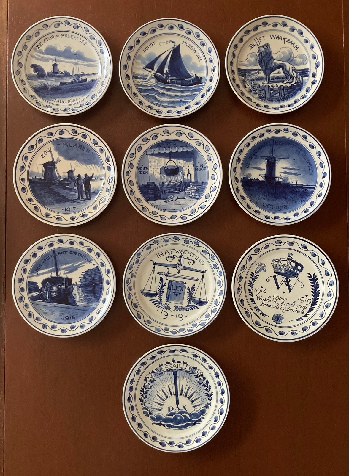 Complete 10-delige serie delfts blauwe bordjes 1e WO, Ophalen
