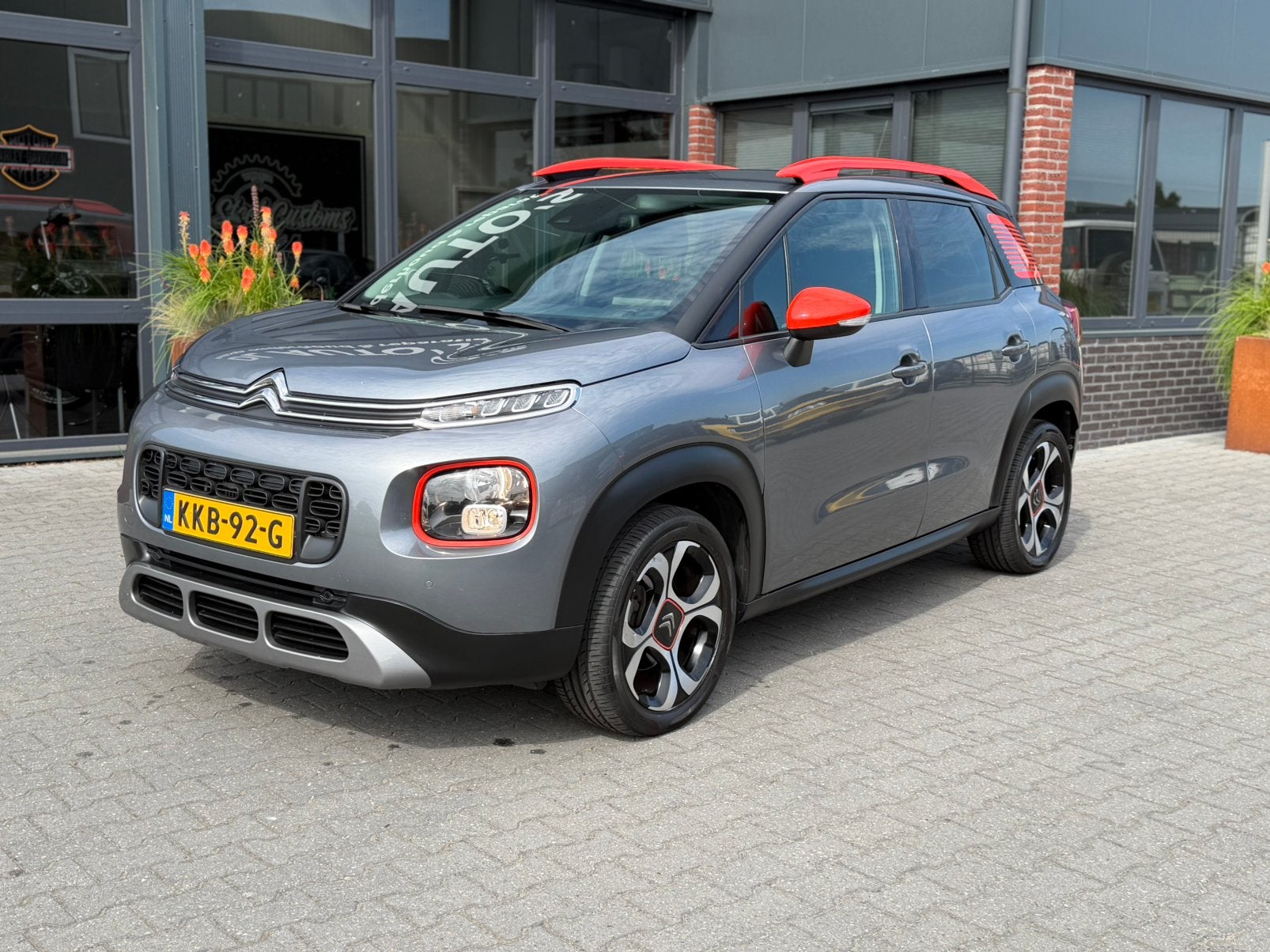 Citroën C3 Aircross 1.2 Puretech 110pk S&S Eat6 2017 Grijs, Auto's, 840 kg, Bedrijf, 600 kg, 3 cilinders