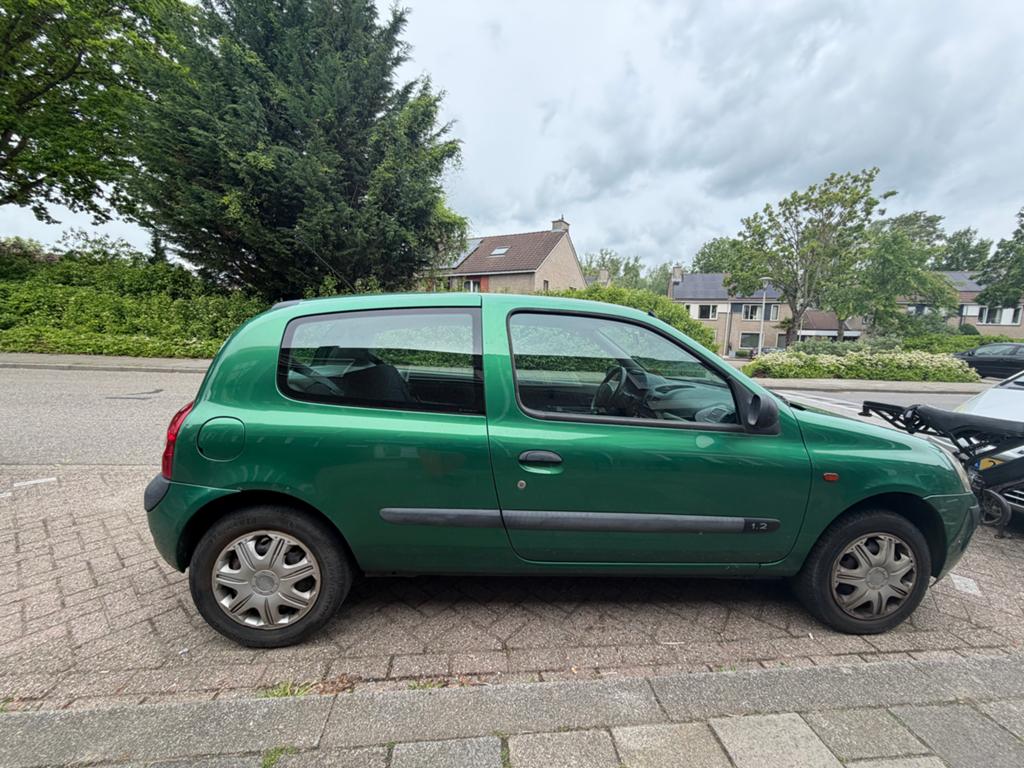 Renault Clio 1.2 Euro 2000 2001 Groen, Auto's, Renault, Clio, Benzine, B, Hatchback, Handgeschakeld, Origineel Nederlands, Groen