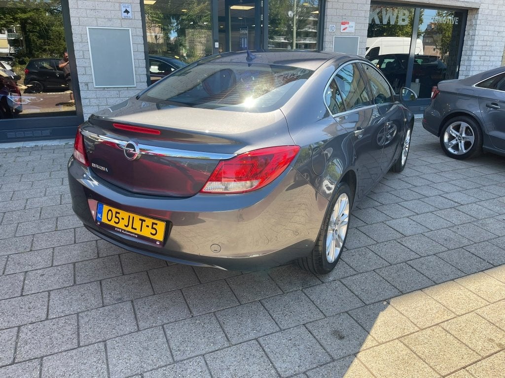 Opel Insignia 1.8 Edition Nieuwe apk Banden Remmen VV, Auto's, Opel, 13 km/l, Euro 5, Gebruikt, 4 cilinders