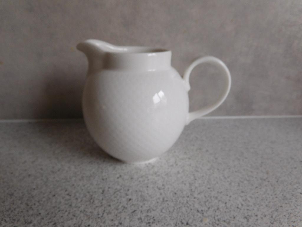 Melkkan Wit Tipo (Golfbal structuur) Villeroy & Boch, Huis en Inrichting, Overige typen, Ophalen of Verzenden, Zo goed als nieuw