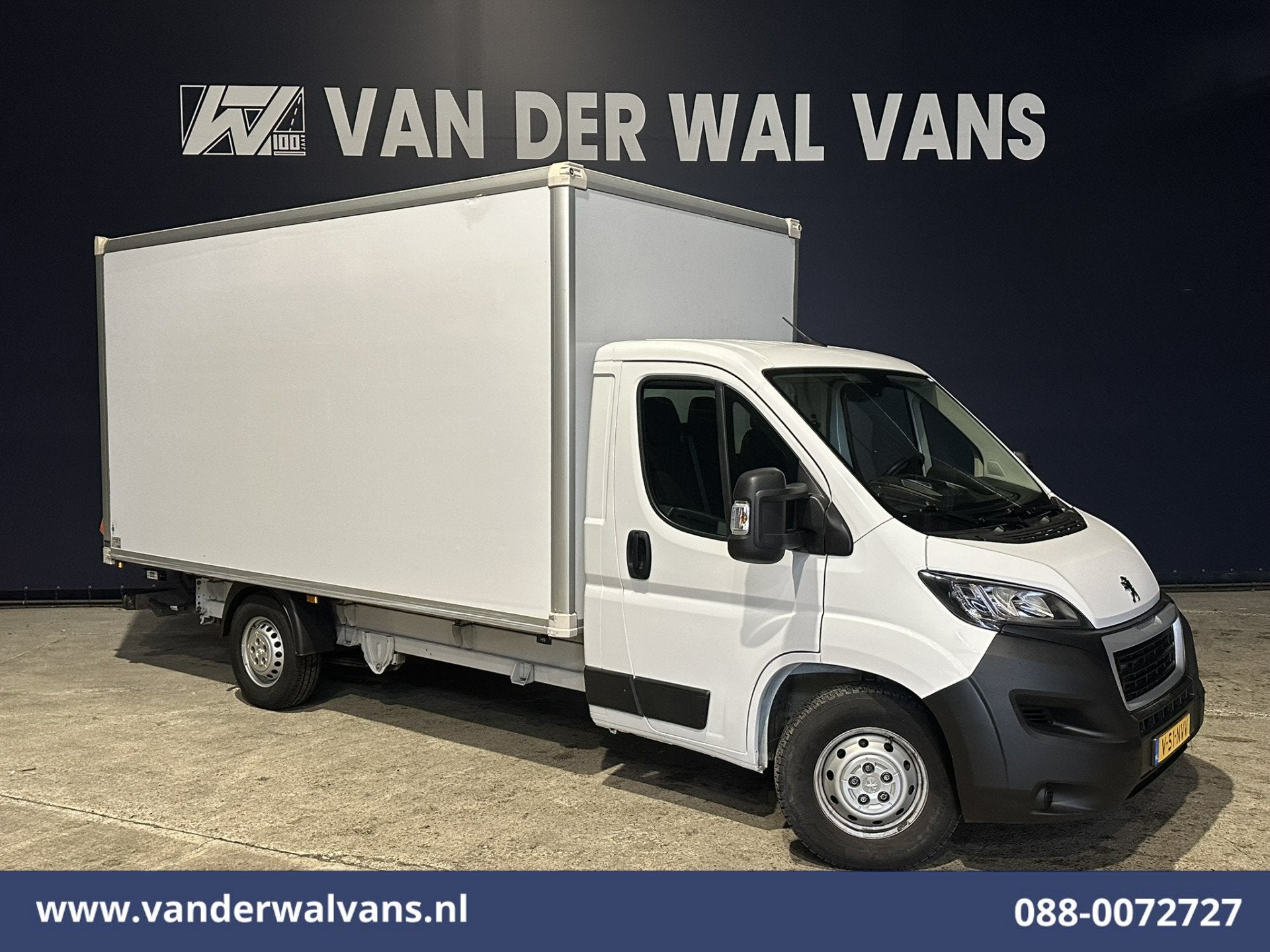 Peugeot Boxer 2.2 BlueHDi 165pk Bakwagen 434cm Lang Laadklep, Stof, Gebruikt, 4 cilinders, 3000 kg