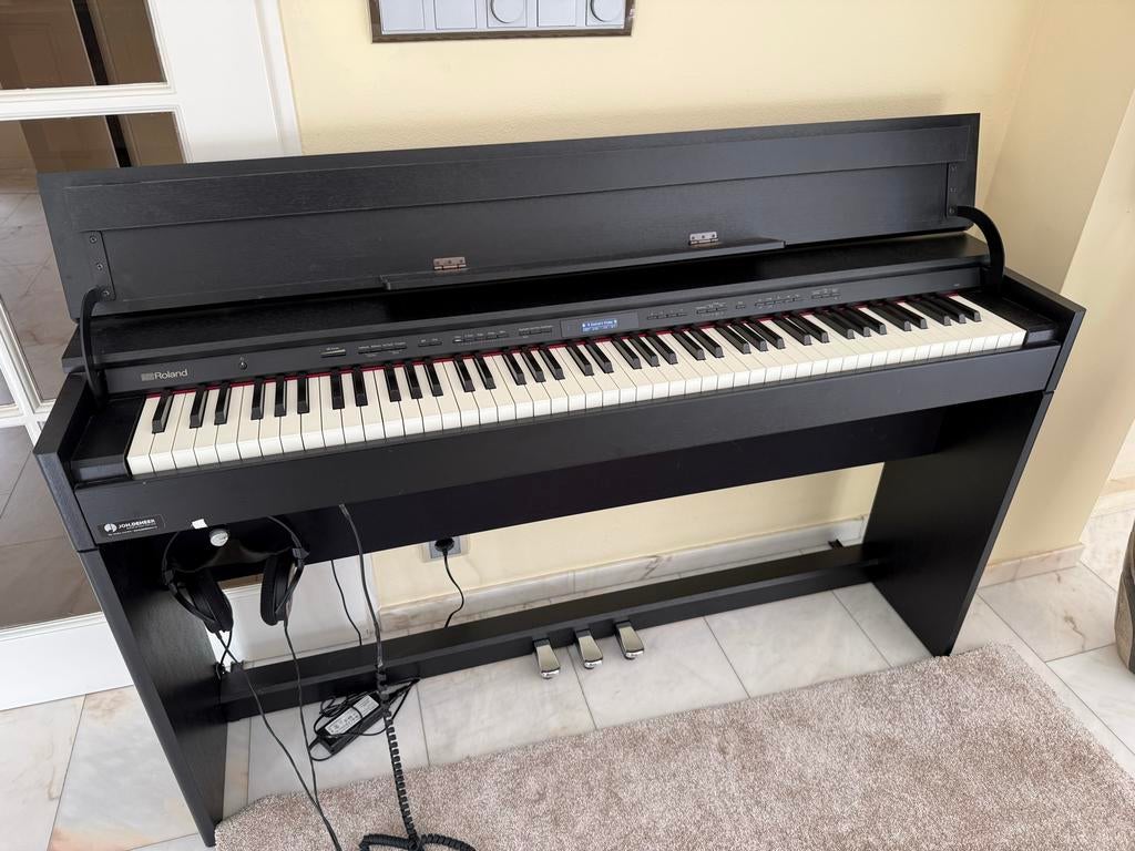 Roland digitale piano dp603, Gebruikt, Zwart, Digitaal, Ophalen of Verzenden