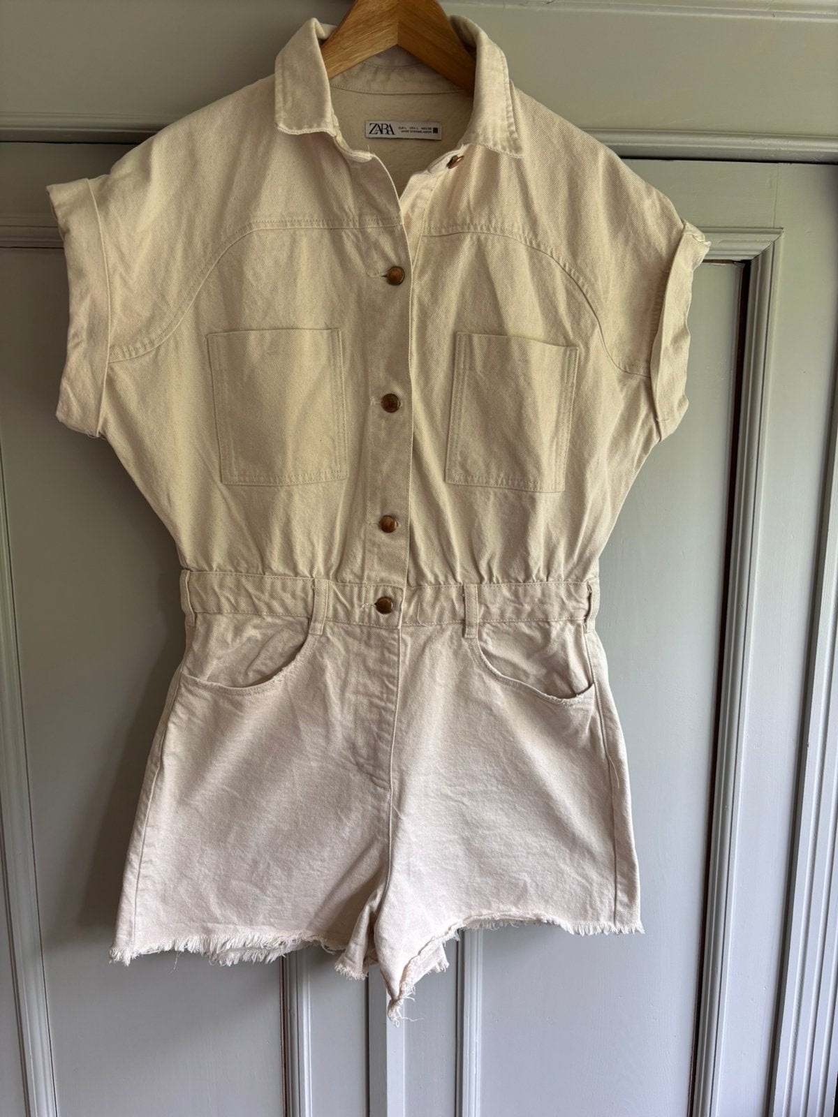 Zara witte/ crème denim jumpsuit korte broek maat L, Kleding | Dames, Jumpsuits, Ophalen of Verzenden, Zo goed als nieuw, Maat 38/40 (M)