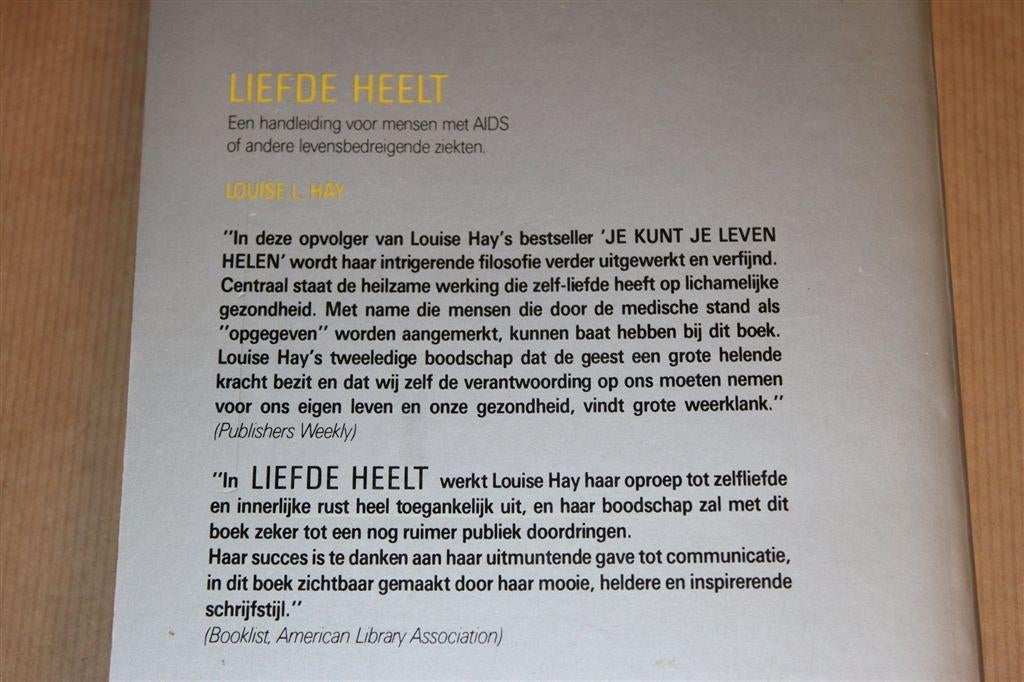 Liefde Heelt — Handleiding voor Mensen Met AIDS, Ophalen of Verzenden, Gelezen, Overige onderwerpen, Achtergrond en Informatie