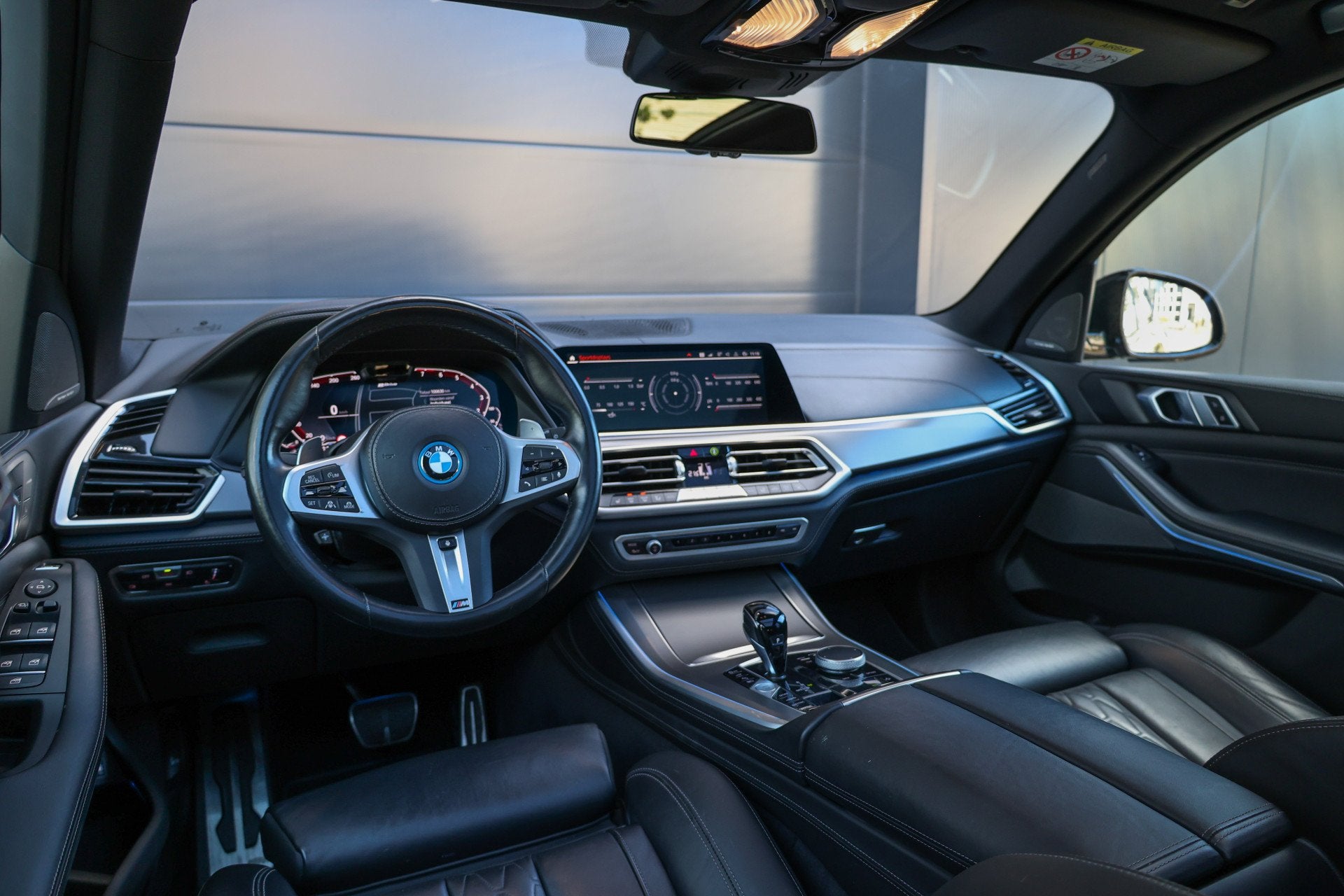 Foto 4 van BMW X5 xDrive45e High Executive | BTW | M-SPORT | PANO | LAS