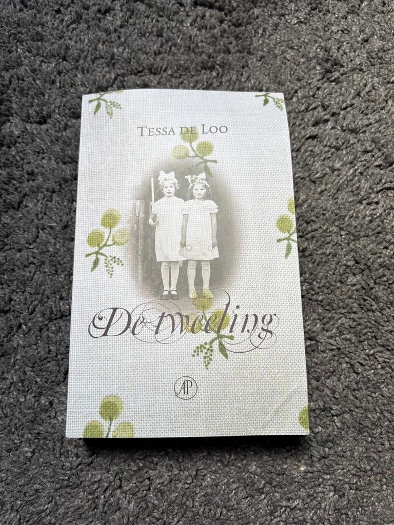 De Tweeling, Tessa de Loo., Ophalen of Verzenden, Zo goed als nieuw