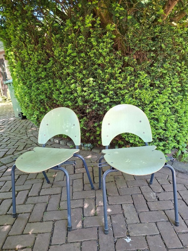 Partij stoelen 24 stuks, stapelbaar en koppelbaar, Ophalen, Gebruikt, Overige kleuren, Vijf, Zes of meer stoelen