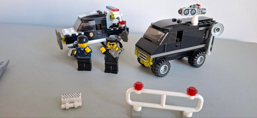 Lego World City set 7032 politie 4wd and undercover van, Kinderen en Baby's, Speelgoed | Duplo en Lego, Ophalen of Verzenden, Gebruikt
