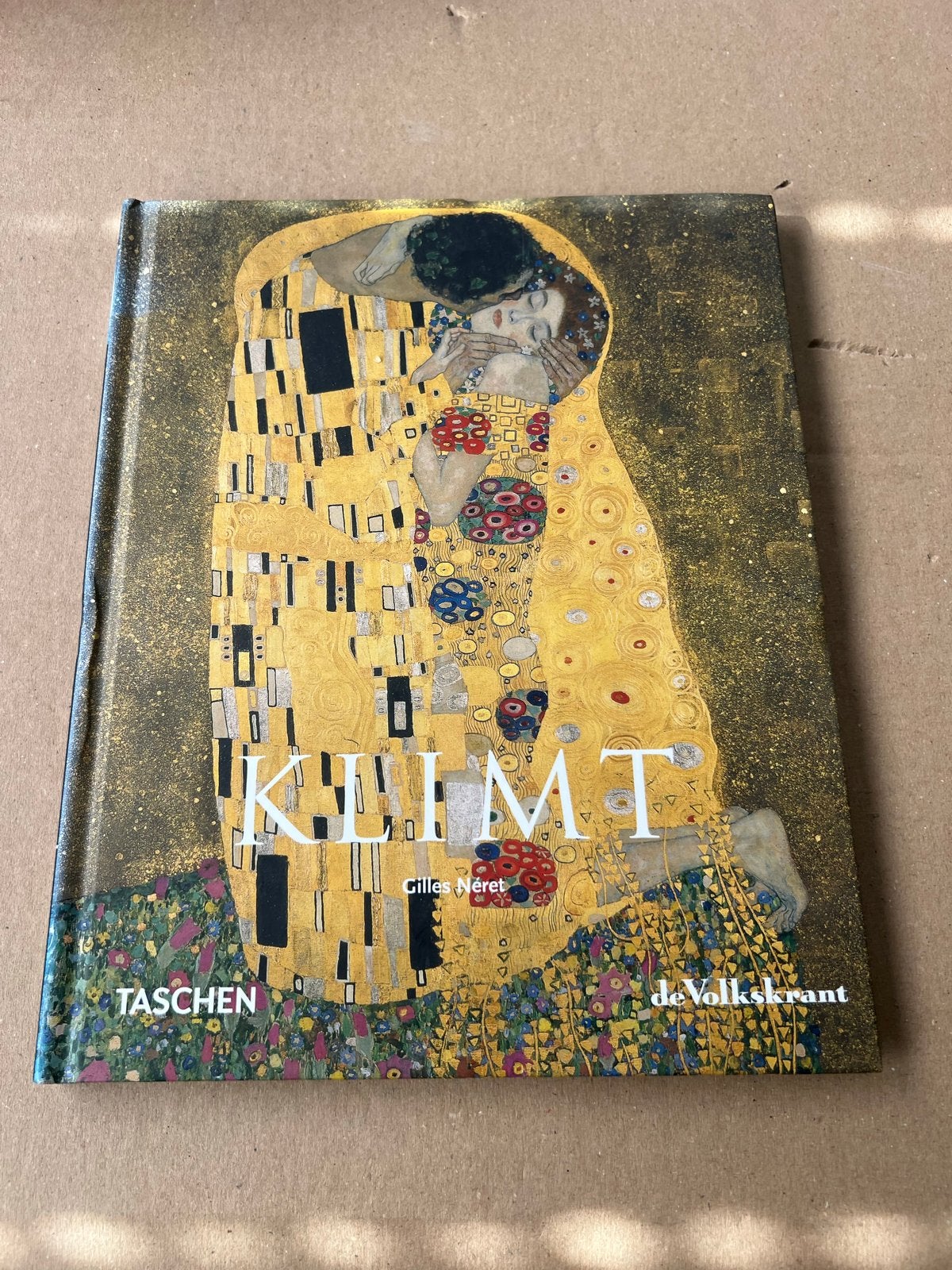 Klimt - De Kus (Taschen/de Volkskrant) Kunstboek, Ophalen of Verzenden, Zo goed als nieuw, Schilder- en Tekenkunst