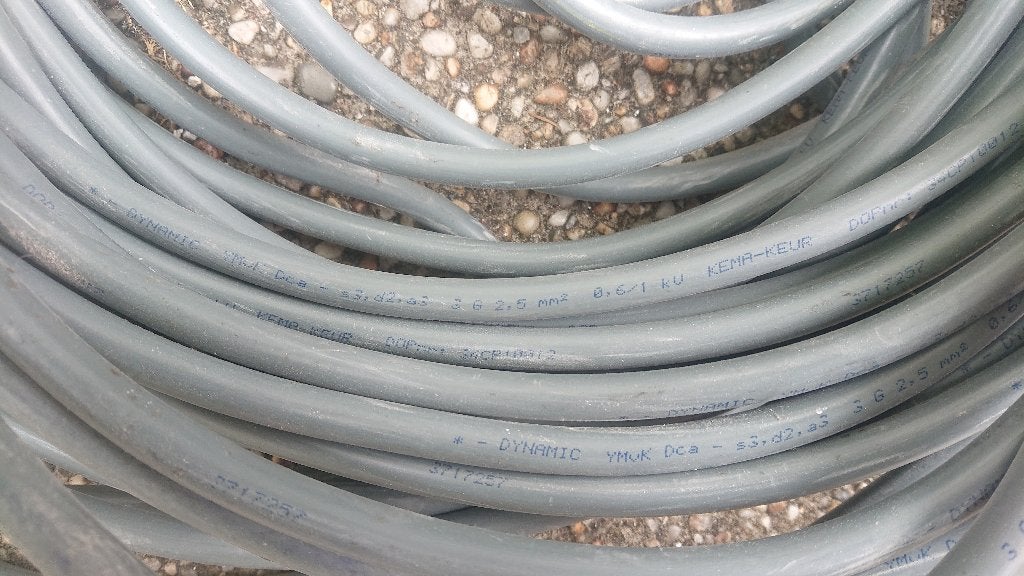 Buitenkabel YMVK Dca 3x2,5 mm² grijs 15 m meter, Ophalen, Zo goed als nieuw, Kabel of Snoer