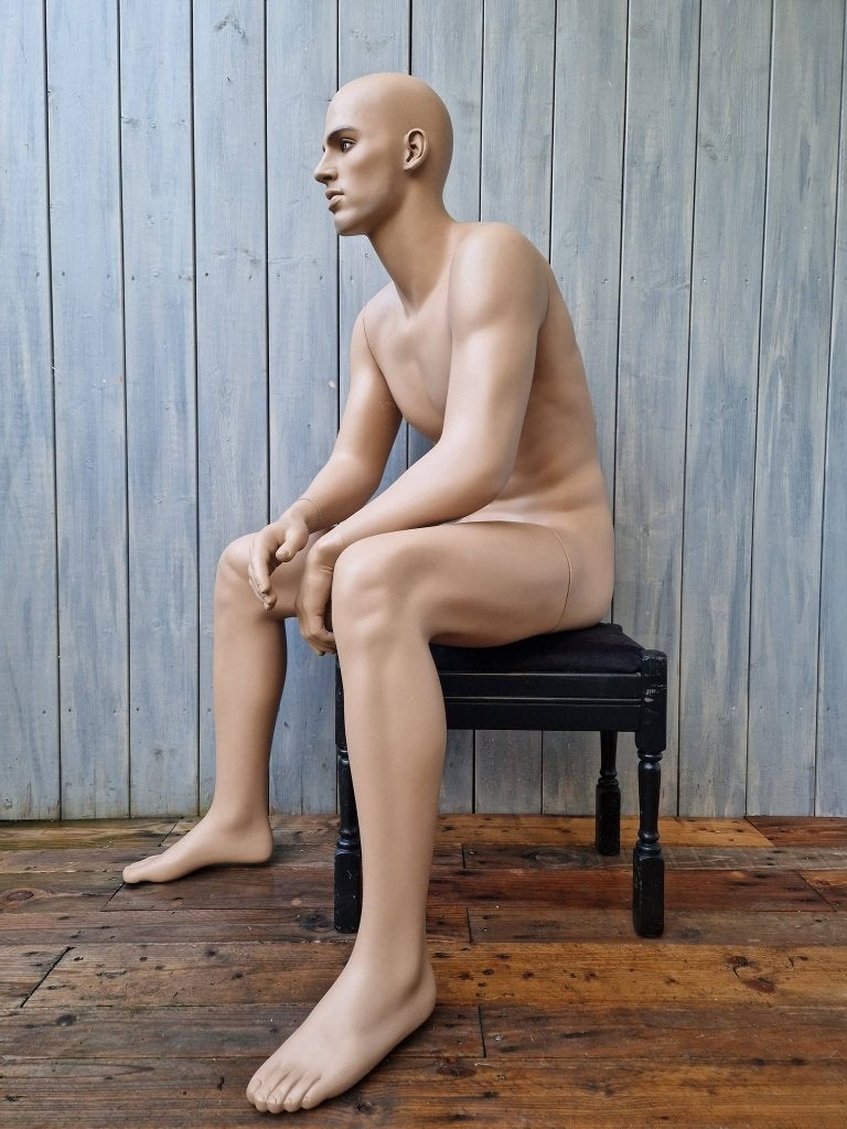 mooie stoere zittende etalagepop man paspop zit mannequin, Verzamelen, Ophalen of Verzenden, Overige soorten, Overige gebieden