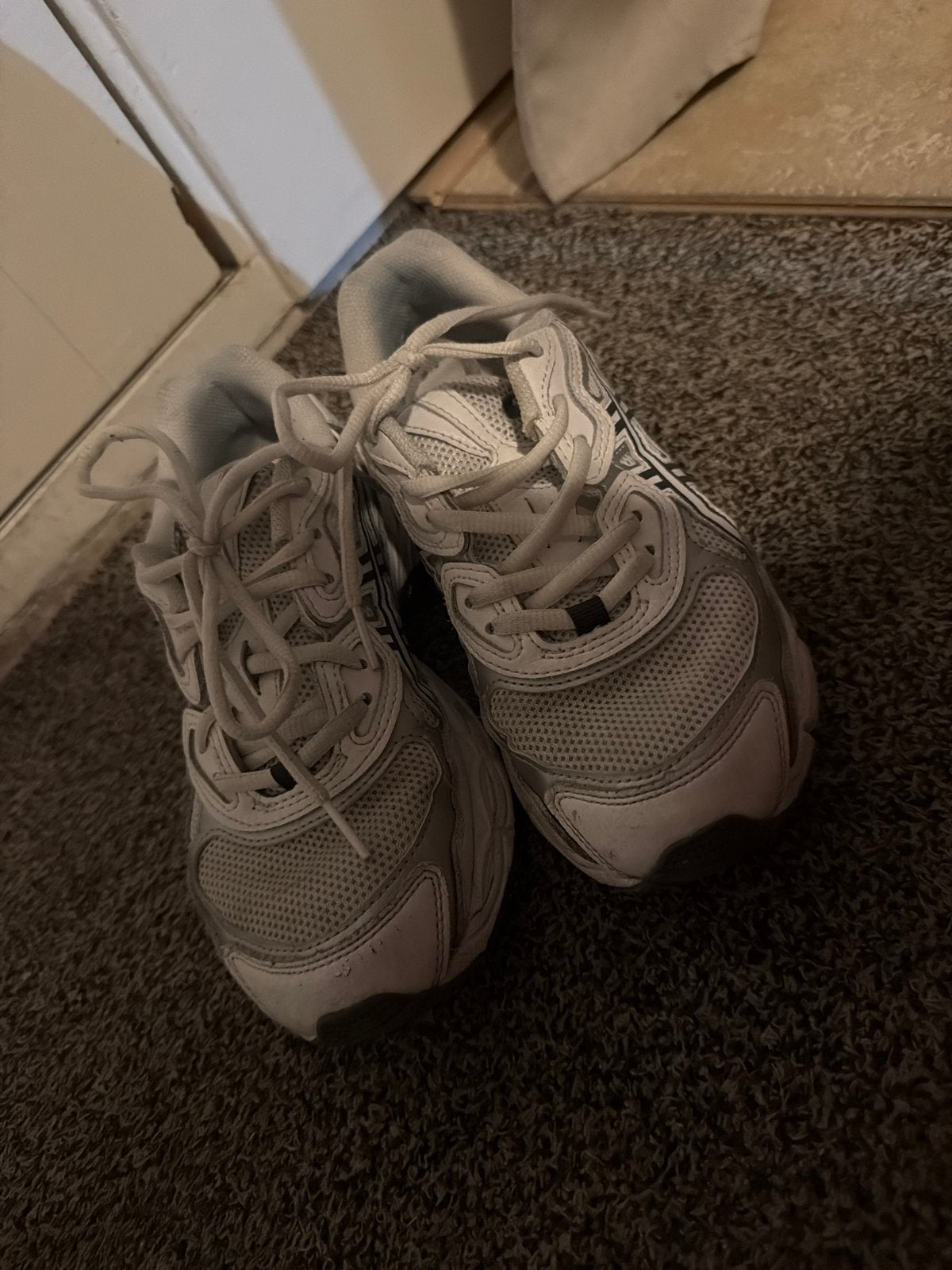 Asics sneakers wit/zilver - Maat 38, Kleding | Dames, Ophalen, Gedragen, Wit, Sneakers of Gympen