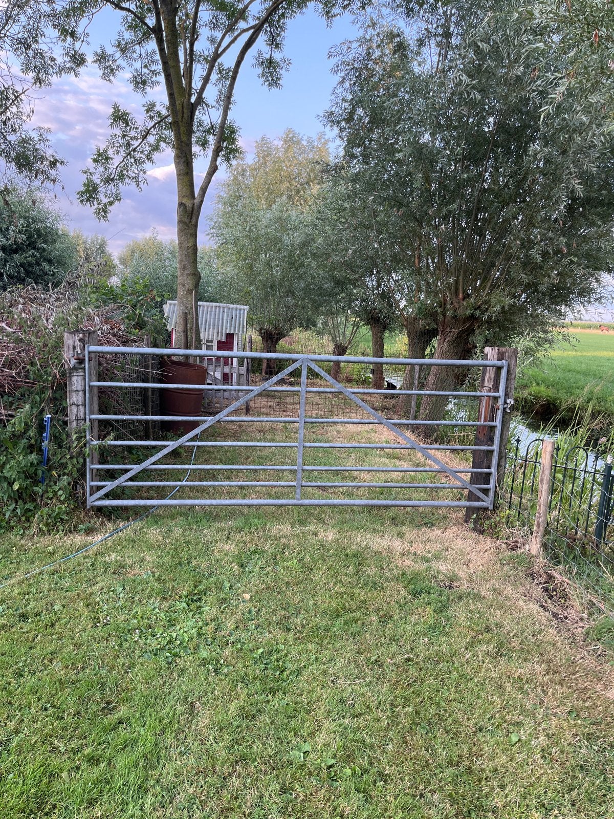 Stalen landhek - 3 meter breed, 1.13 meter hoog, Tuin en Terras, Ophalen, Met poort, Gebruikt, Tuinhek