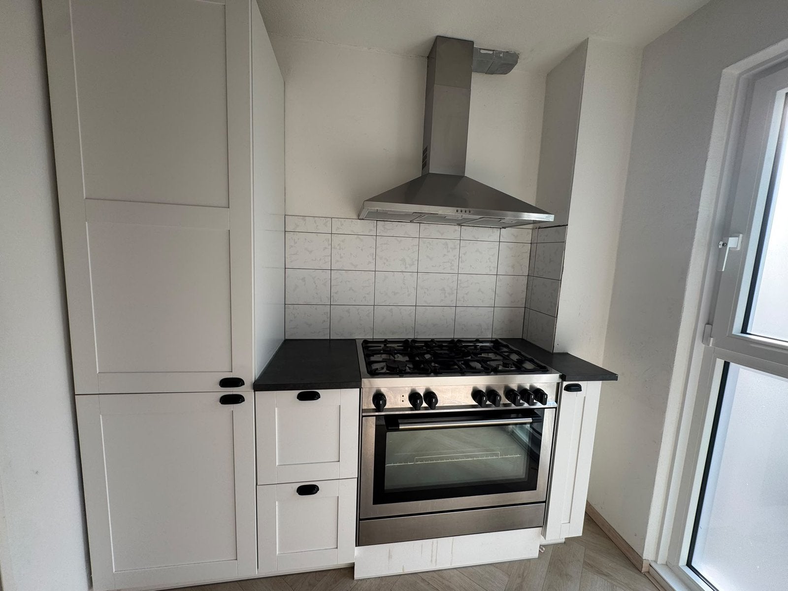 IKEA keuken compleet met apparatuur – €1.900, Huis en Inrichting, Ophalen, Zo goed als nieuw, Wit