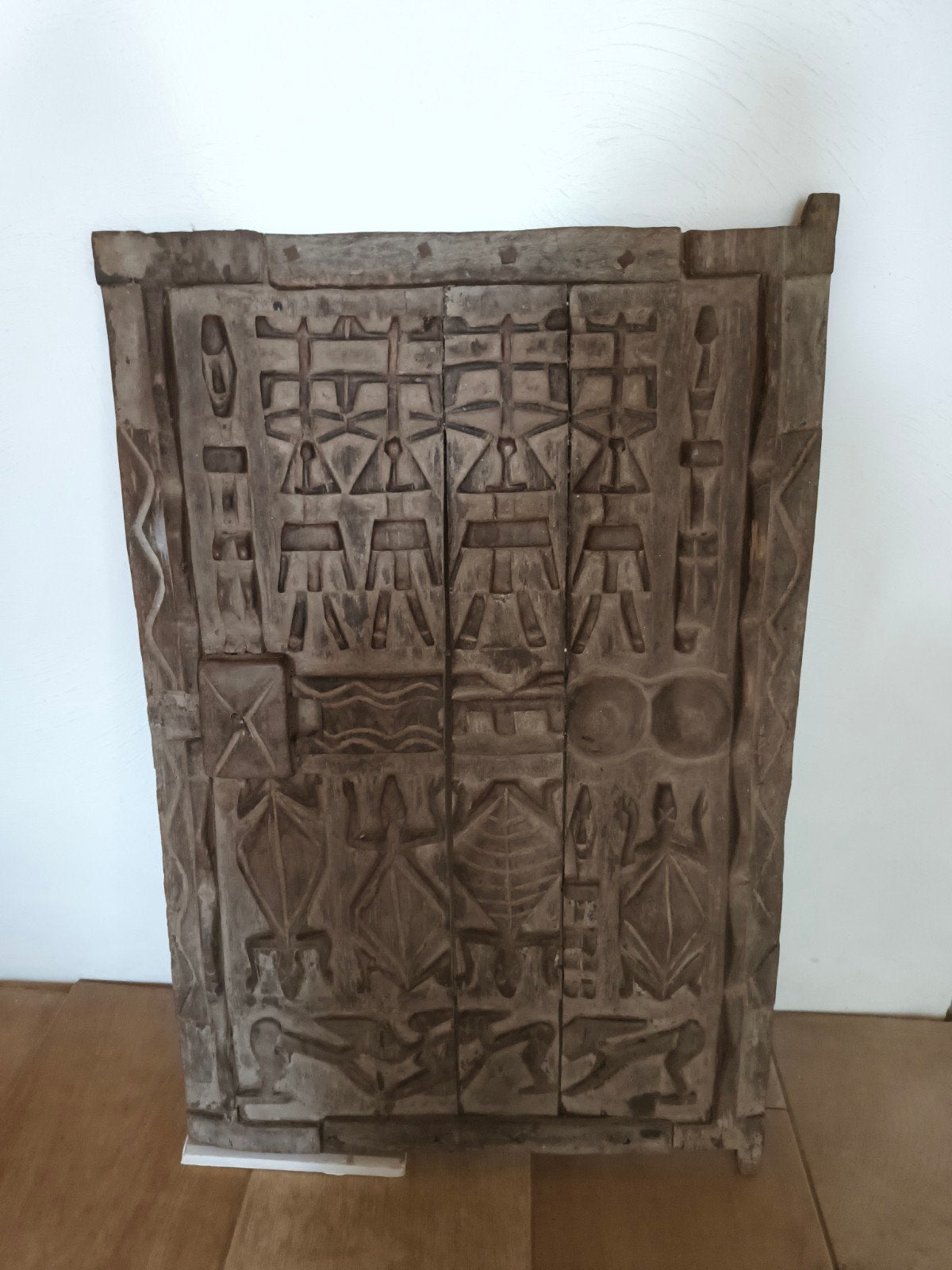 Afrikaans dogon deur met prachtig houtsnijwerk 38x68cm, Hout, Wanddecoratie, Bruin, Afrika