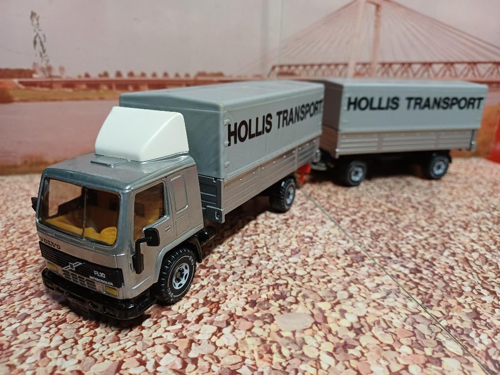 siku Volvo FL10 Hollis combi, Hobby en Vrije tijd, Modelauto's | 1:50, Ophalen of Verzenden, Zo goed als nieuw, Bus of Vrachtwagen