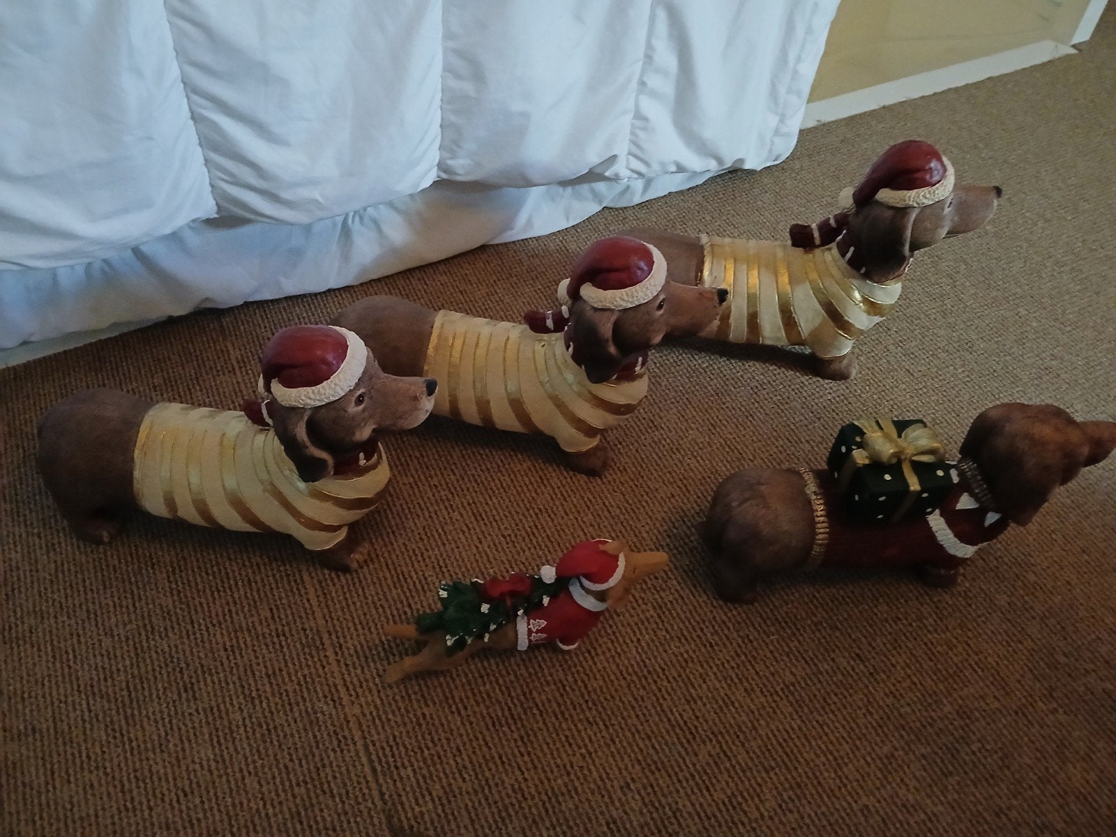 decoris kerst teckels, Ophalen