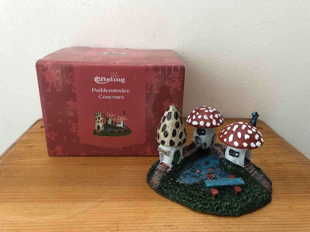 Efteling Luville Paddenstoelendorp ‘Paddenstoelen Concours’, Ophalen of Verzenden, Nieuw, Beeldje of Poppetje