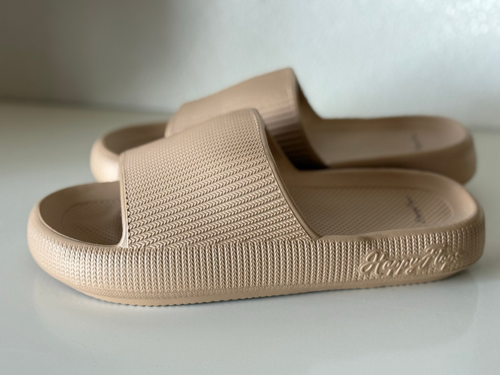 Happy Flops - Koffiebruine Slippers - Maat 38-39 - Nieuw, Ophalen, Nieuw, Bruin, Slippers