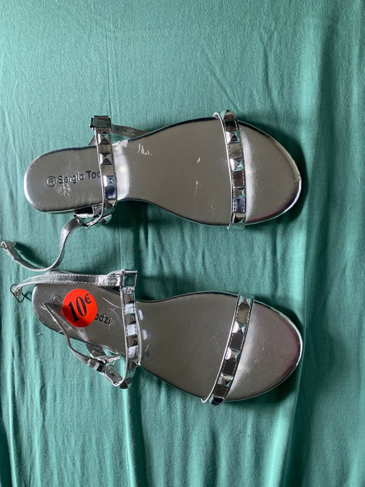 Zilverkleurige sandalen met studs - Sergio Todzi, Ophalen of Verzenden, Gedragen, Overige kleuren, Sandalen of Muiltjes