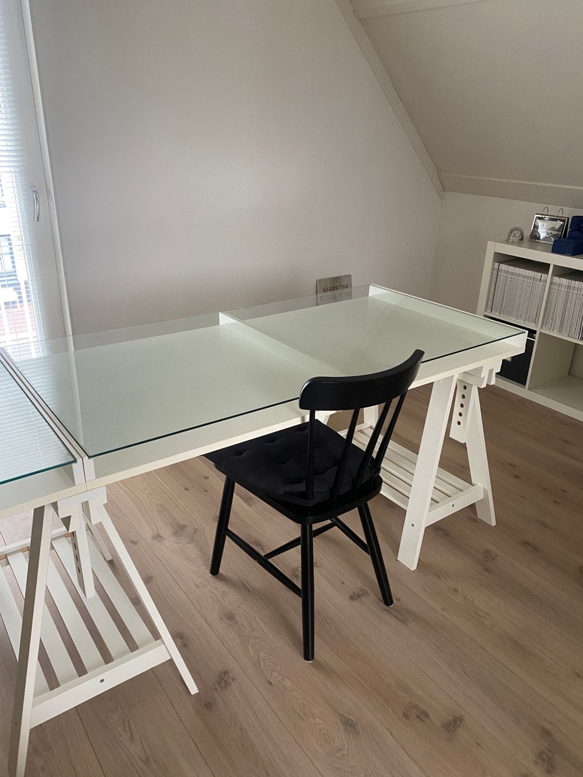 Bureau Ikea Vika Gruvan 2x op Ikea Mittback schragen, Ophalen, Zo goed als nieuw