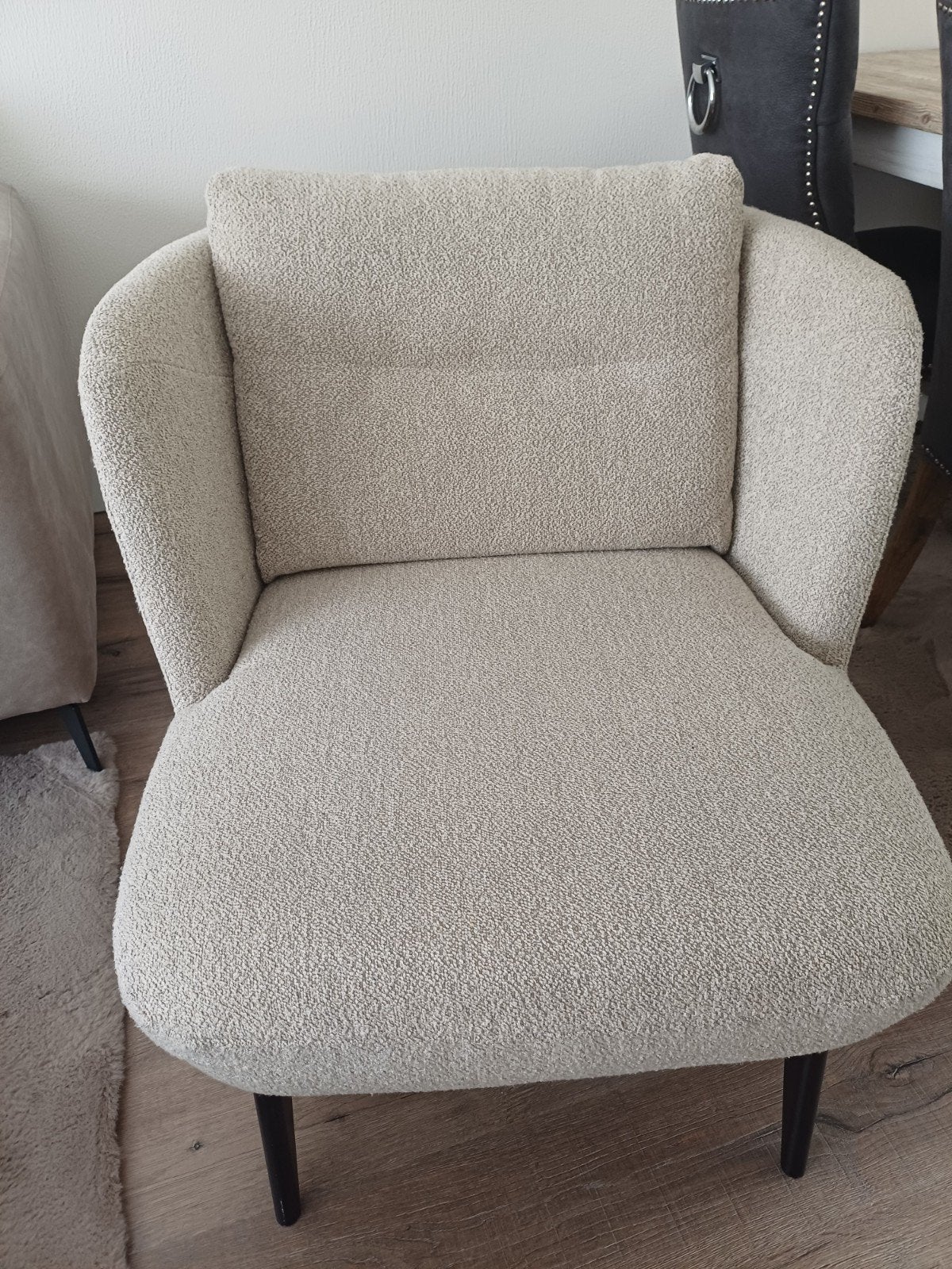 Comfortabele fauteuil in bouclé stof - Zo goed als nieuw, Huis en Inrichting, Ophalen, Zo goed als nieuw, Stof, Modern