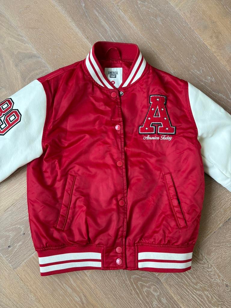 America Today baseball jack rood/wit bomber maat 158-164, America Today, Meisje, Ophalen of Verzenden, Zo goed als nieuw