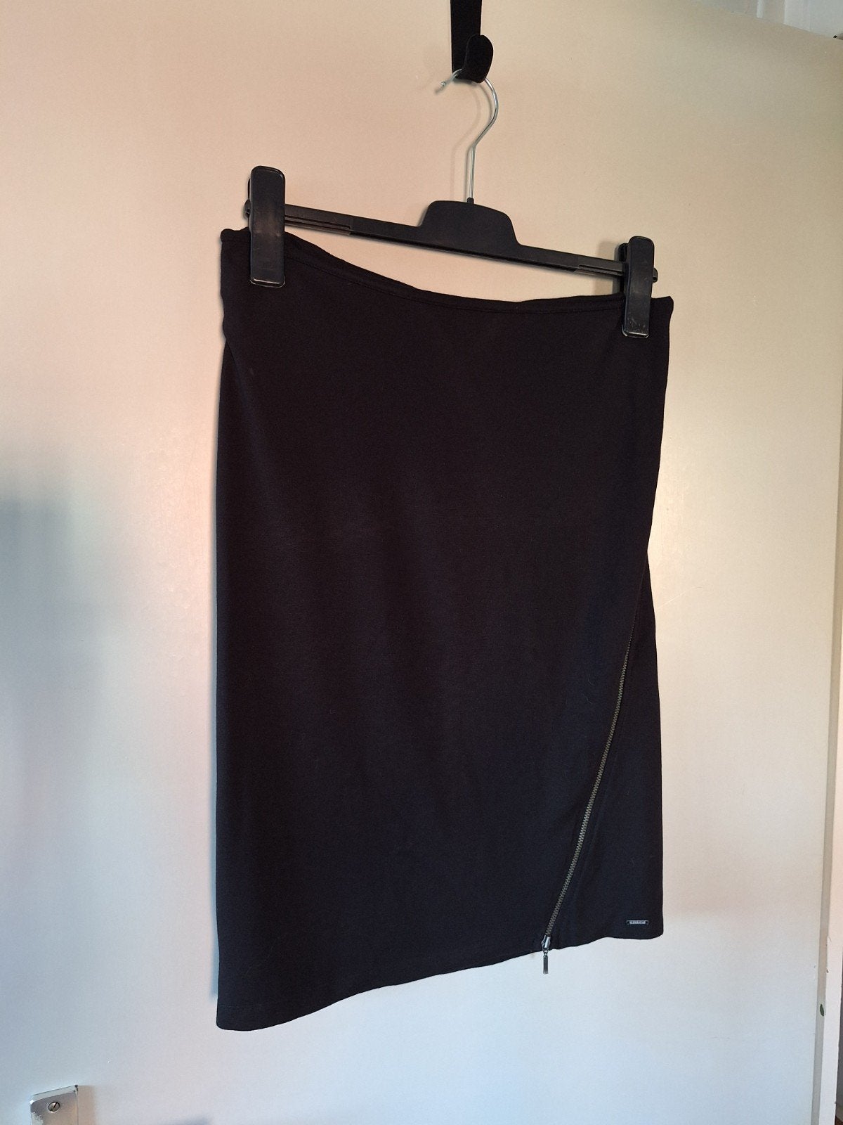 Superstar Zwarte Rok Maat XL met Ritsdetail, Kleding | Dames, Rokken, Superstar, Ophalen of Verzenden, Gedragen, Maat 46/48 (XL) of groter
