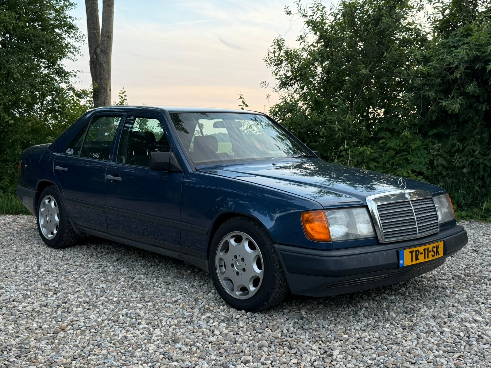 Mercedes-Benz W124 2.3 230 E Orgineel NL, Auto's, Achterwielaandrijving, 4 cilinders, Origineel Nederlands, Handgeschakeld