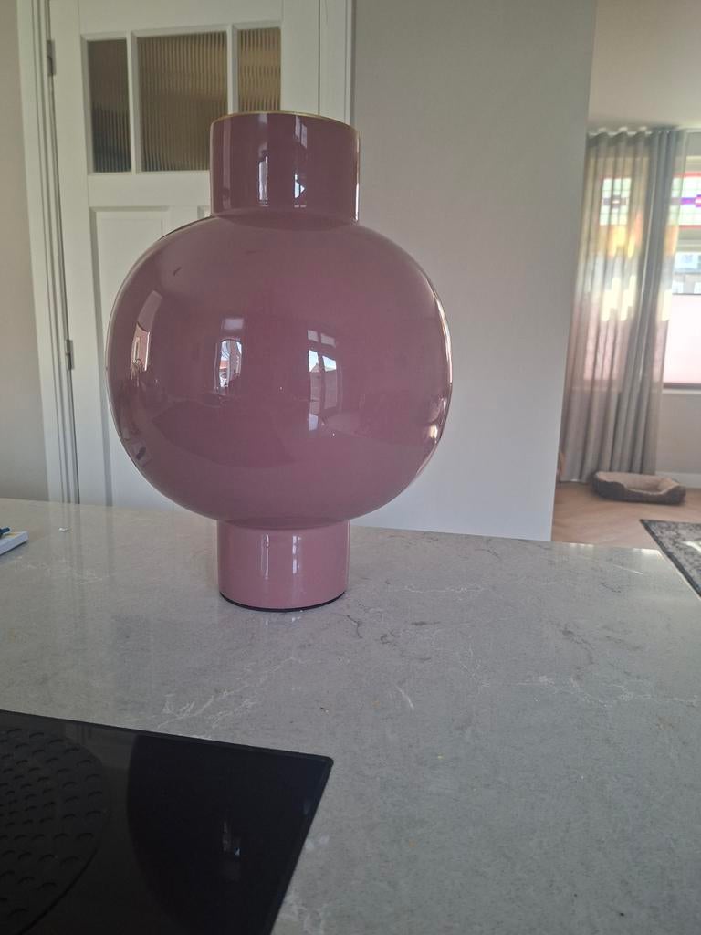 Moderne roze vaas - Decoratieve blikvanger, Overige materialen, Overige kleuren, 50 tot 75 cm, Ophalen of Verzenden