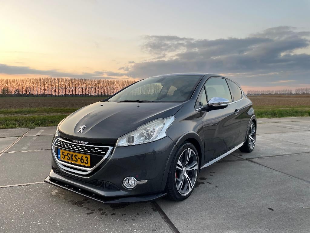 Peugeot 208 1.6 GTI 147KW 3-D 2013 Grijs, Auto's, Peugeot, Voorwielaandrijving, Leder en Stof, 49 €/maand, Origineel Nederlands