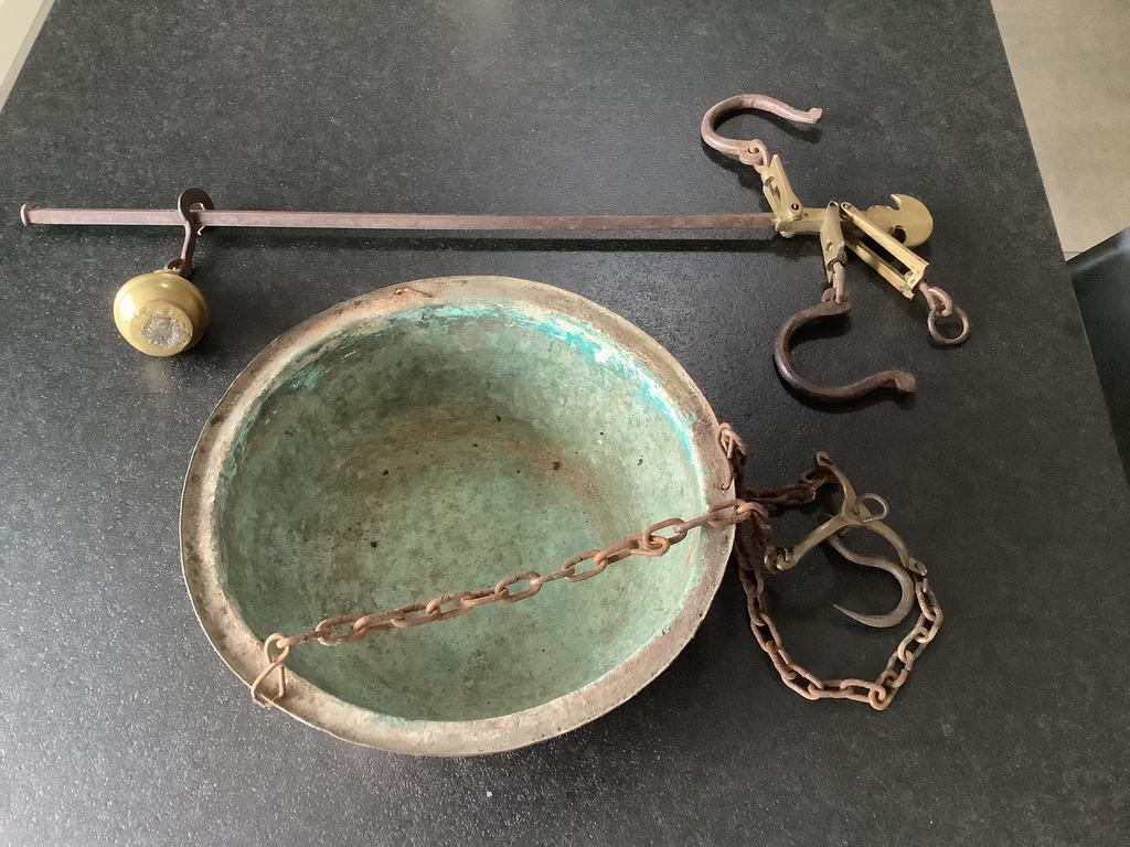 Antieke originele  messing hangende weegbalk weegschaal, Ophalen of Verzenden, Hangweegschaal