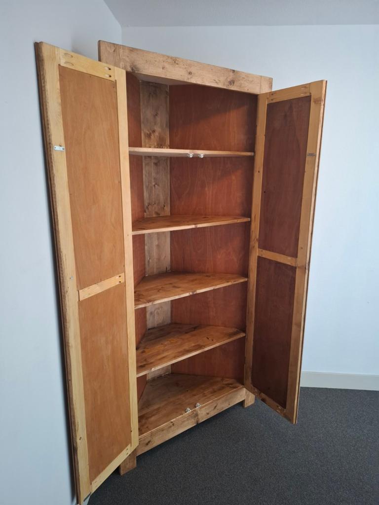 Massief houten driehoekige hoekkast, 200x100x60 cm, Ophalen, Gebruikt