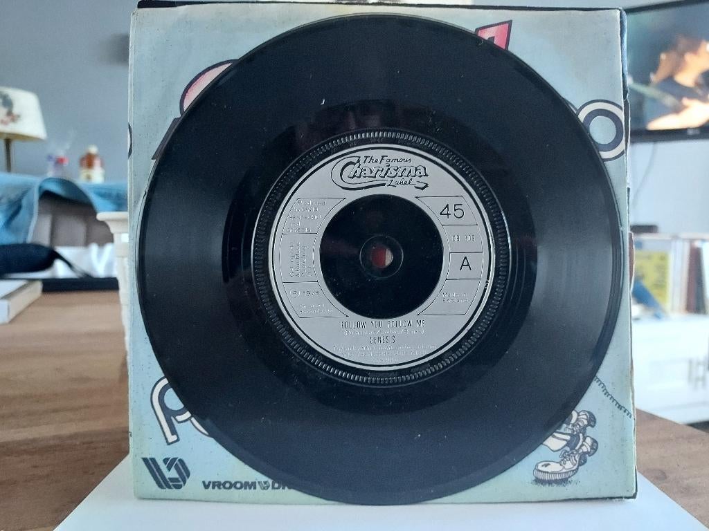 7" Single Genesis - Follow You Follow Me / Ballad Of Big, Gebruikt, 7 inch, Single, Ophalen of Verzenden