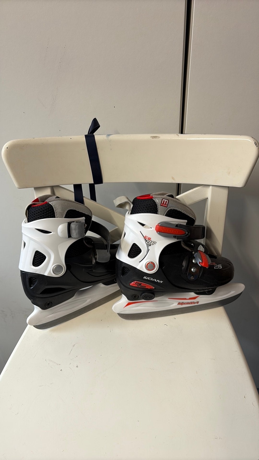 Kinderschaatsen maat 30 tm 33, Sport en Fitness, Ophalen, Zo goed als nieuw, IJshockeyschaatsen, Nijdam