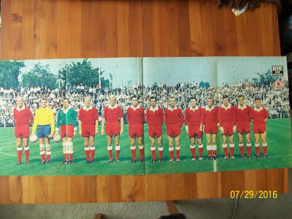 Uitklapposter PSV (Revu) seizoen 1964 - 1965, Verzenden, Gebruikt, PSV, Poster, Plaatje of Sticker