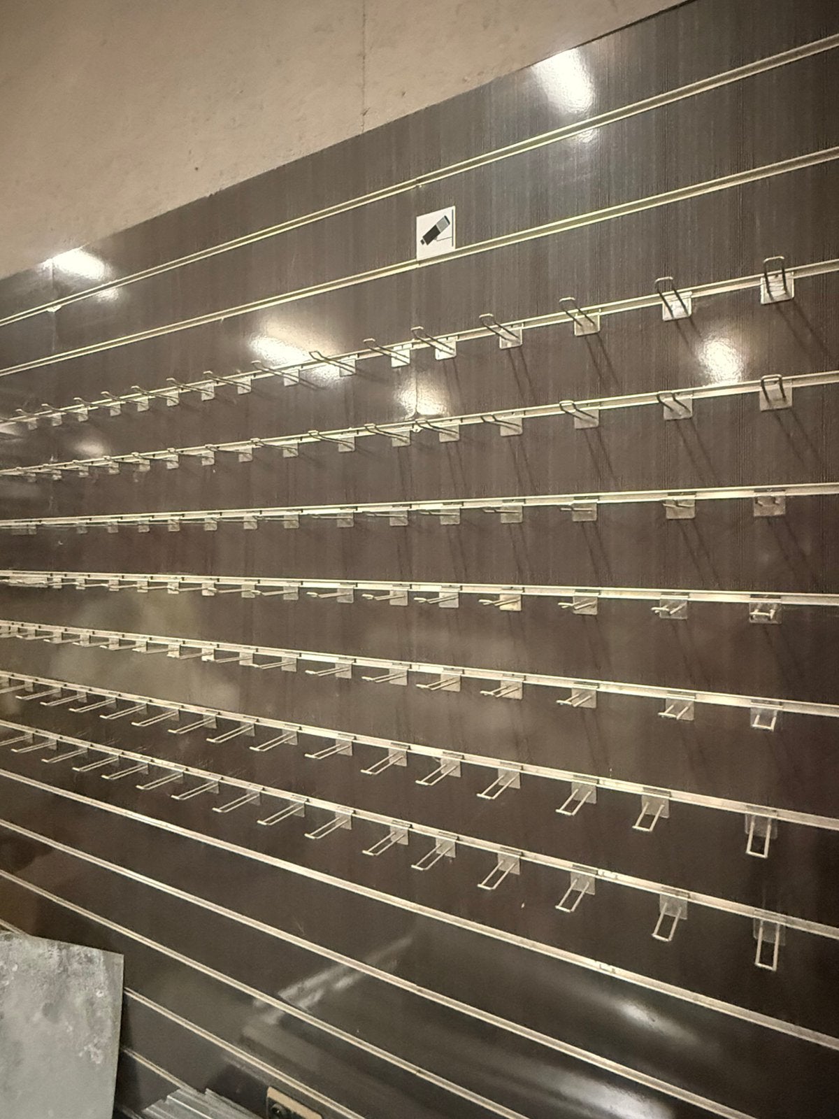 Te koop: Zwarte Slatwall-wandpanelen (20 stuks, 140  100 cm, Ophalen, Zo goed als nieuw