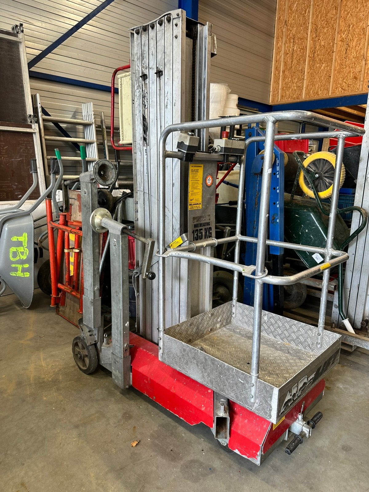 ALP Lift personenlift / masthoogwerker 135 kg – gekeurd, Ophalen, Gebruikt, 4 meter of meer